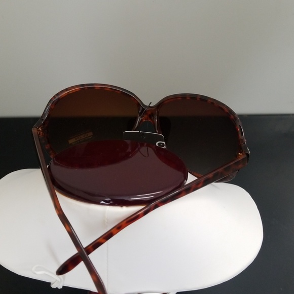 SunGlasses - Picture 3 of 3